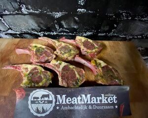 Mini grill lams racks in knoflook marinade